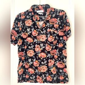 Urban Outfitters Men’s Flower Print shirt - Small